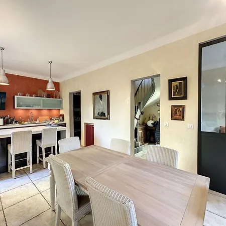 3-bedroom House With Terrace 5 Minutes Walking From La Croisette *